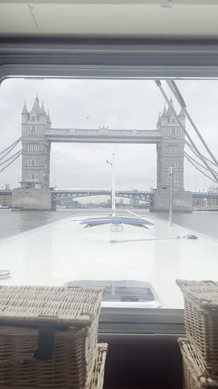Film from the wheelhouse passing under Tower Bridge