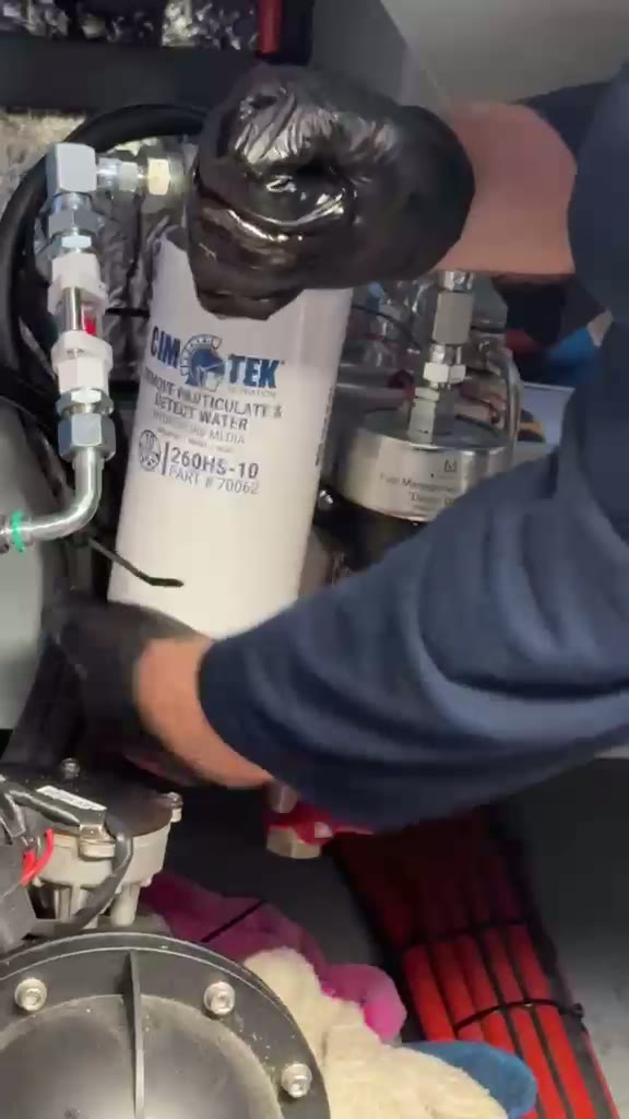Changing the Diesel Dipper filter, part 3 of 4.